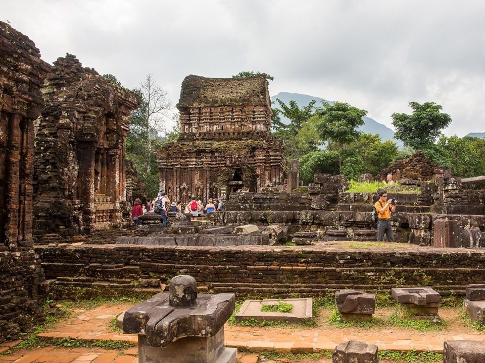 Hue- Hoi An Heritage  Tour
