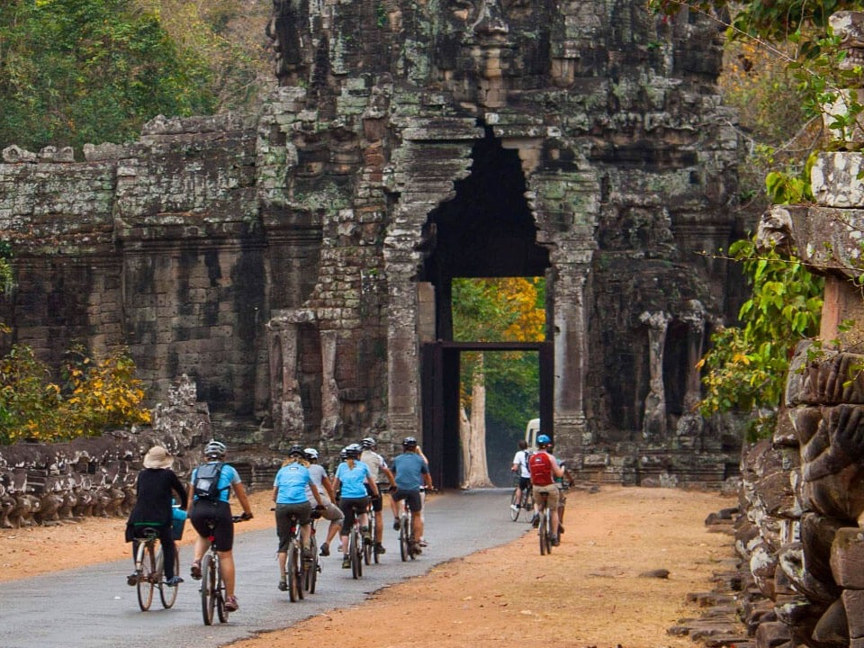 Hue- Hoi An Heritage  Tour